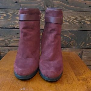 Shoedazzle suede boot